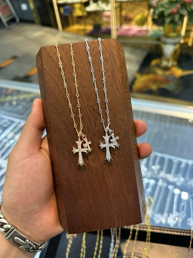 Ch*0me He**ts necklaces